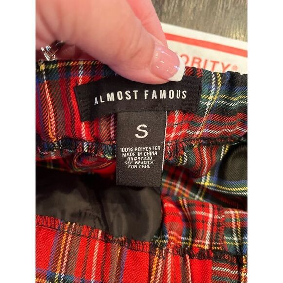 Almost Famous Double Tartan Plaids Punk Belted Jogger Pants sz S EUC - Picture 8 of 9